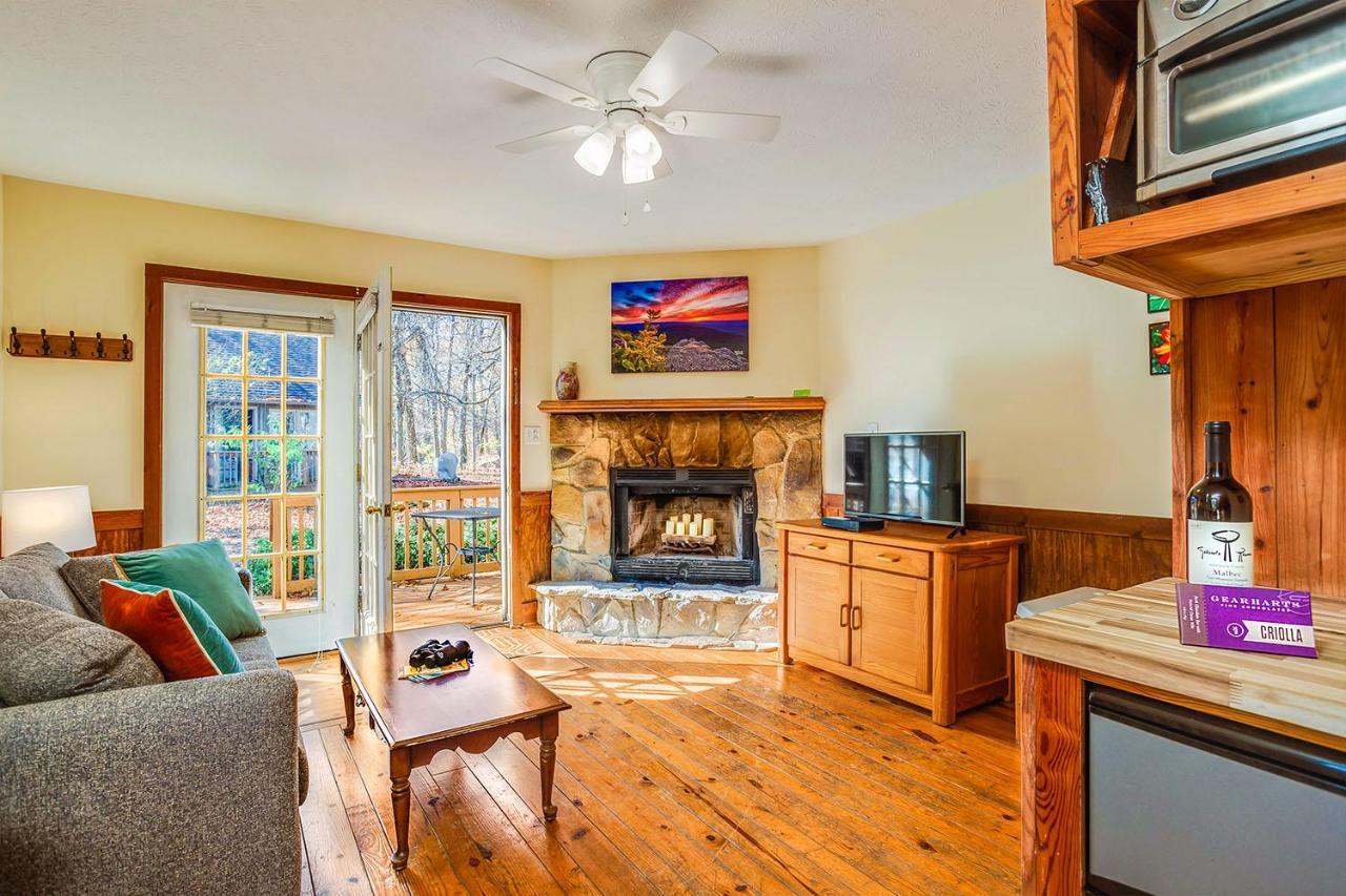 Love Ridge Mountain Lodging Lyndhurst 外观 照片