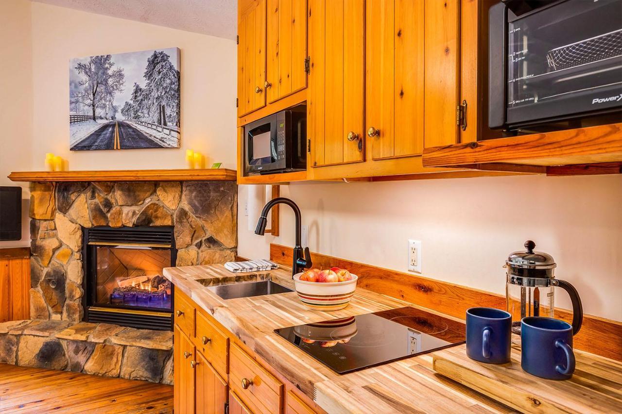 Love Ridge Mountain Lodging Lyndhurst 外观 照片