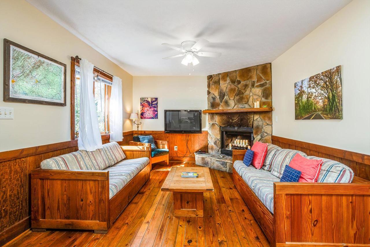 Love Ridge Mountain Lodging Lyndhurst 外观 照片