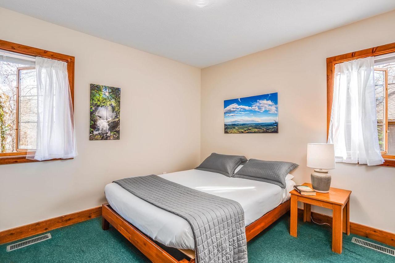 Love Ridge Mountain Lodging Lyndhurst 外观 照片