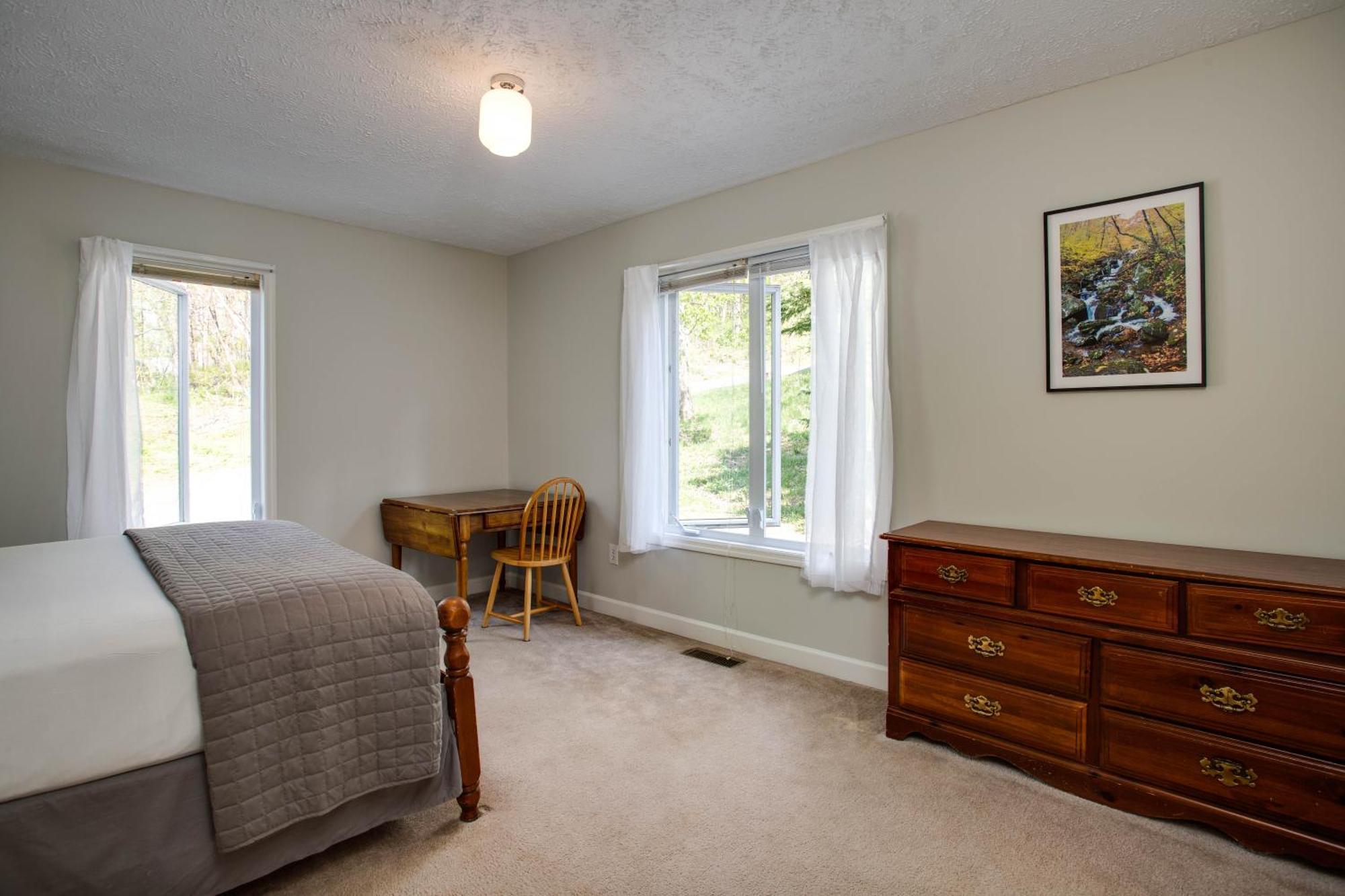 Love Ridge Mountain Lodging Lyndhurst 外观 照片