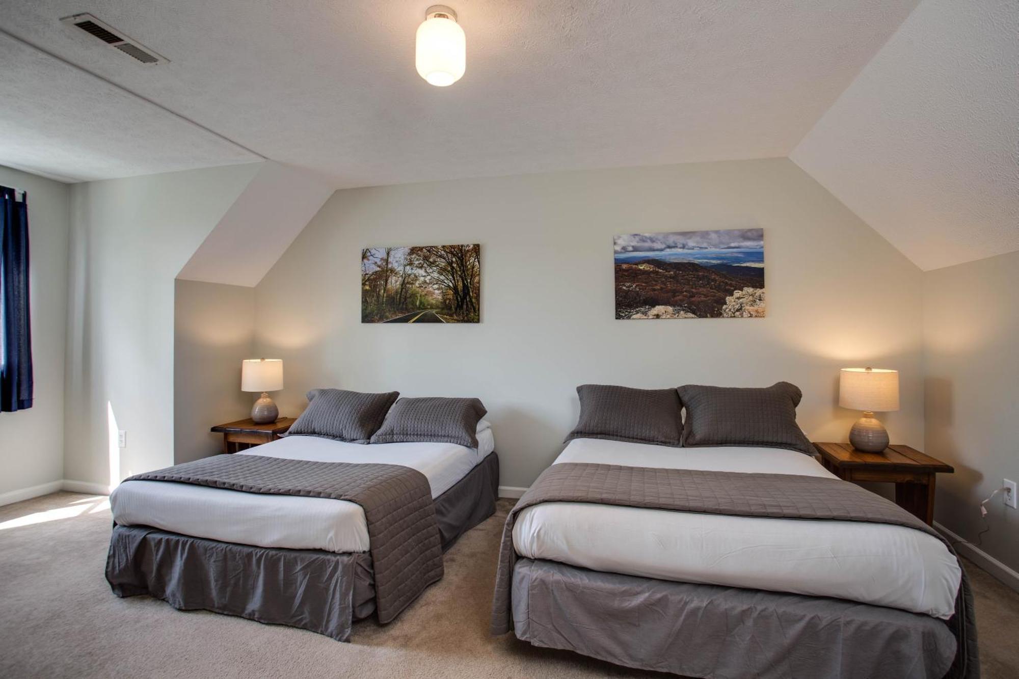 Love Ridge Mountain Lodging Lyndhurst 外观 照片